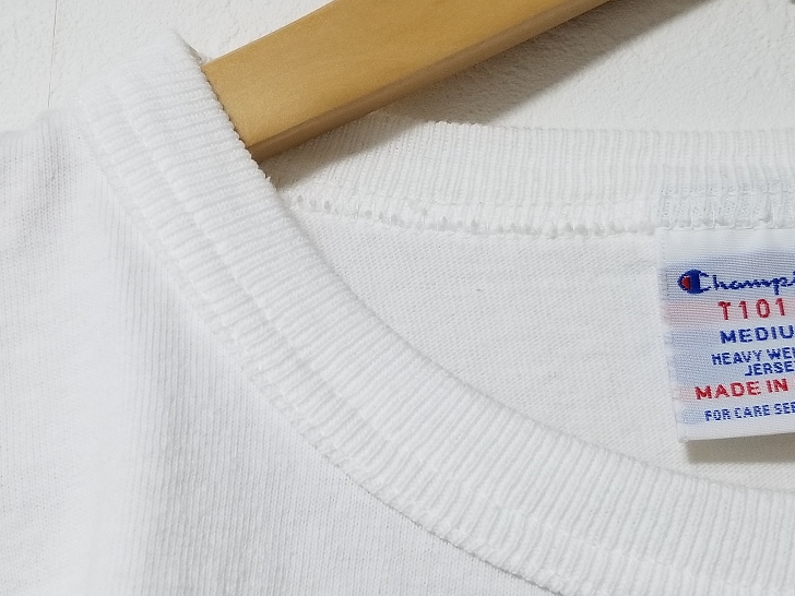 ChampionのT1011のTシャツの首回り