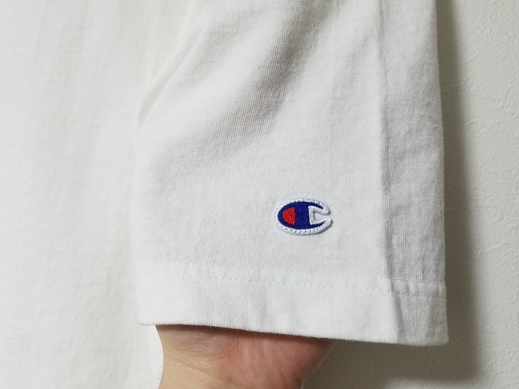 ChampionのT1011のTシャツの袖口のロゴマーク