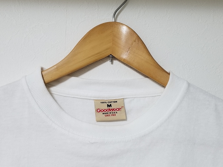 GoodwearのTシャツの首回り