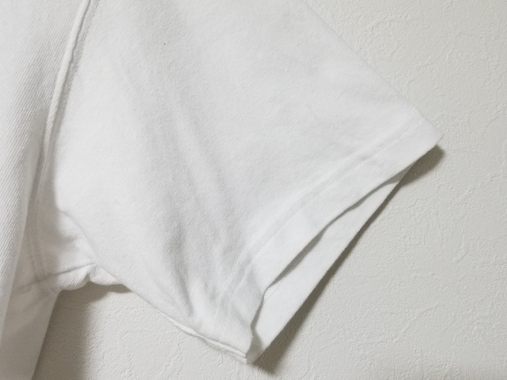 Uniqlo UのクルーネックTシャツの袖口